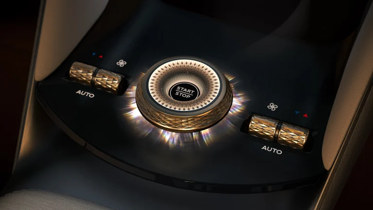 30 - EXP 15 Interior